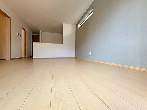 18帖のLDKは人気の対面式キッチンを採用しました。