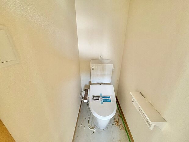 白を基調に飽きのこない空間は、質感豊かな仕上がりです。(令和8年8月撮影)
