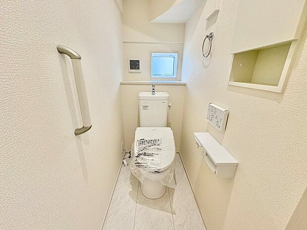 白を基調としたシンプルながらも落ち着くデザイン。