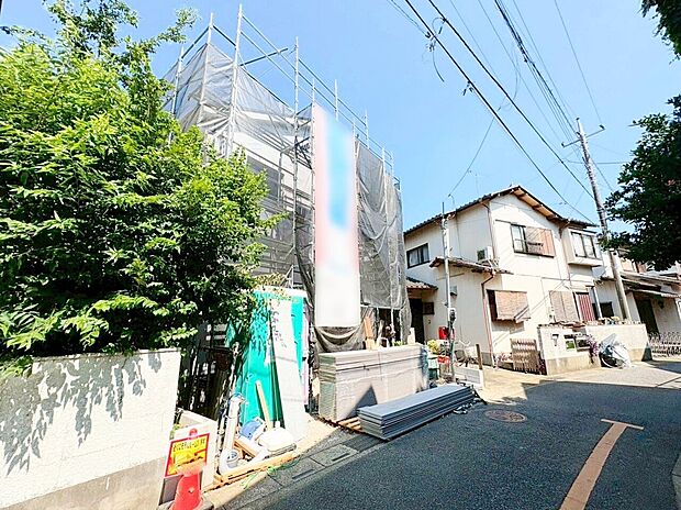 どこにいても各方面に視線が抜けて開放的な造り。(令和8年7月撮影)