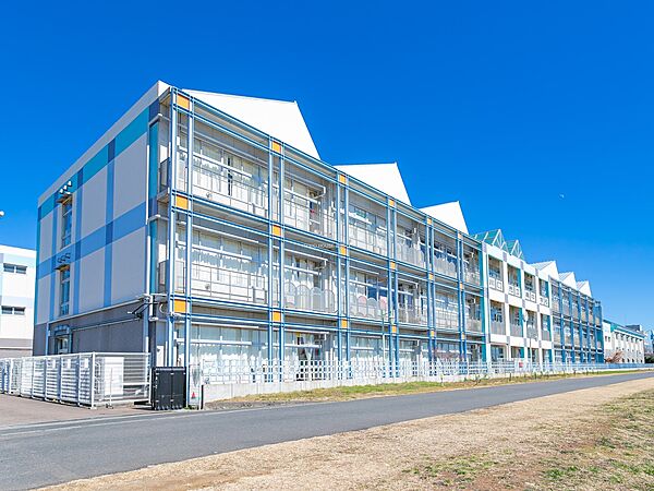 南中学校まで約1120m