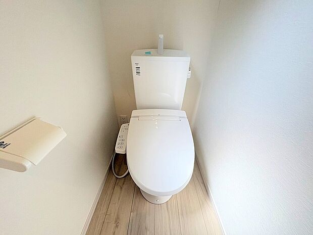 白を基調に飽きのこない空間は、質感豊かな仕上がりです。