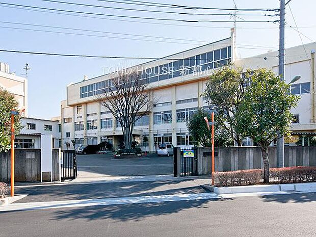 十二月田小学校まで約600m