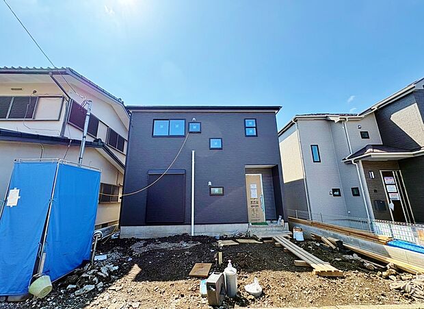 岩槻駅徒歩12分、ゆとりの敷地35坪以上の整形地。4LDKのゆとりある間取り。(令和8年8月撮影)