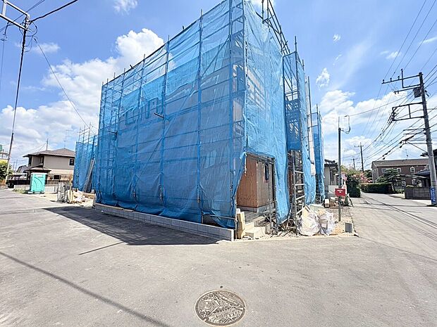 自然と家族のコミュニケーションが生まれるリビングイン階段を採用。(令和8年8月撮影)