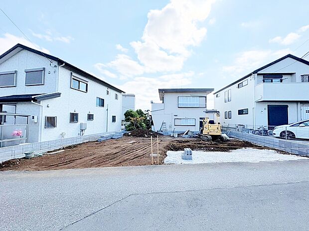 繰り返す地震に強い制震ダンパー標準装備。(令和8年6月 撮影)
