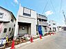 外観：買い物施設まで徒歩圏内で便利な立地。(令和8年9月撮影)
