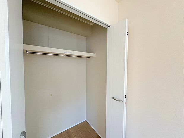 各お部屋にしっかりと収納スペースを設けてあります。