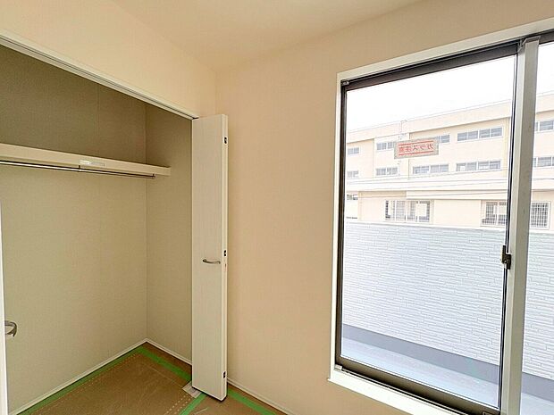 奥行きのあるクローゼットを採用しました。(令和8年8月撮影)