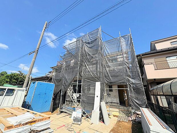 小中学校まで徒歩6分圏内でお子様の通学も安心。(令和8年8月撮影)