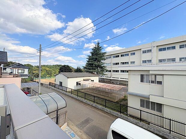 空と風を感じ、開放感のある暮らし心地を味わうことができます。