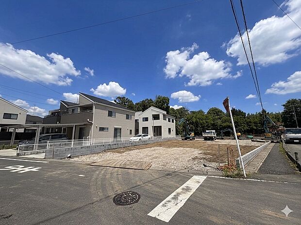 18.5帖のLDKは人気の対面式キッチンで一体感があります。(令和8年6月 撮影)