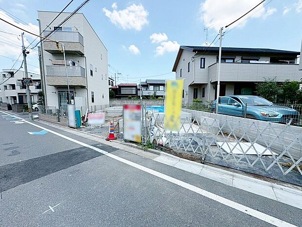 プライバシーに配慮した2階リビング設計。(令和8年7月撮影)