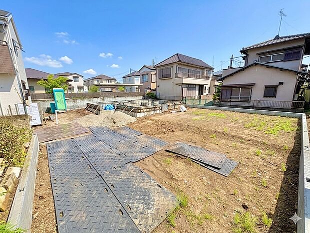 自然と家族のコミュニケーションが生まれるリビングイン階段を採用。(令和8年6月 撮影)