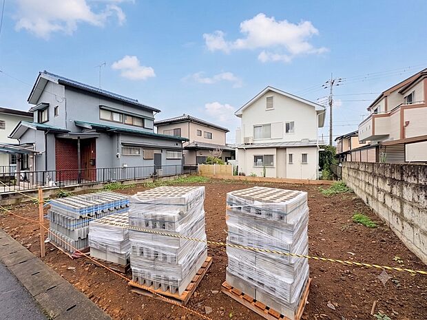 太陽光パネル・地震に強い制震ダンパー標準装備です。(令和8年6月 撮影)