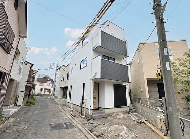 5LDKのゆとりあるお住まい。空間という『贅』を感じ、過ごす時間を豊かなものに。(令和8年10月撮影)