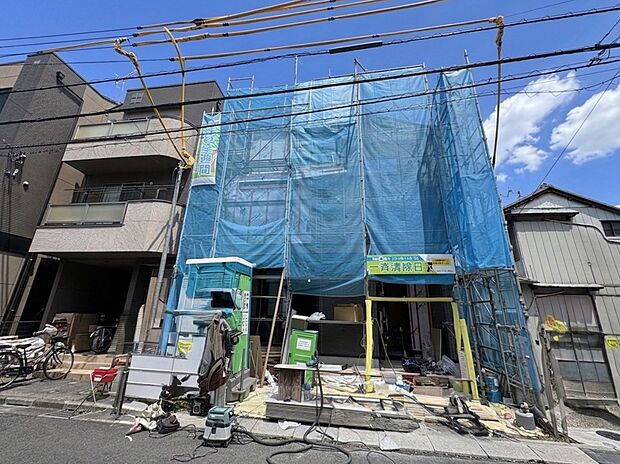 西川口駅まで徒歩13分、川口駅まで徒歩15分、小学校が近く通学も安心です。(令和8年7月撮影)