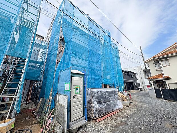 スーパー、コンビニが約250m以内で買い物便利です。(令和8年10月撮影)