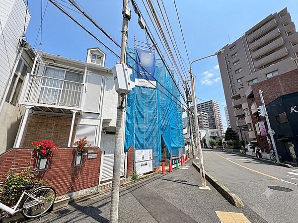 プライバシーに配慮した2階リビング設計。(令和8年7月 撮影)