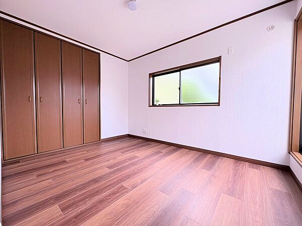 自然の光を多く採り入れ、明るさと心地良さに包まれた空間。