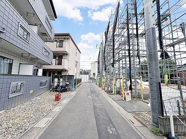 リビングの一角にはスタディカウンターを設けました。在宅ワークにもおすすめ。(令和8年7月 撮影)