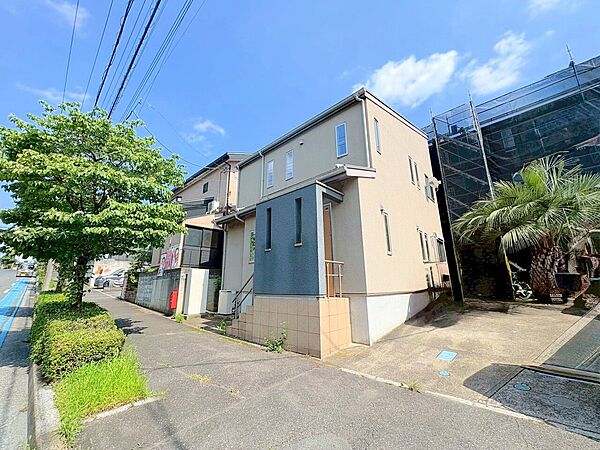 キッチンそばに洗面所、浴室を集めた無駄のないコンパクトな家事動線を確保。