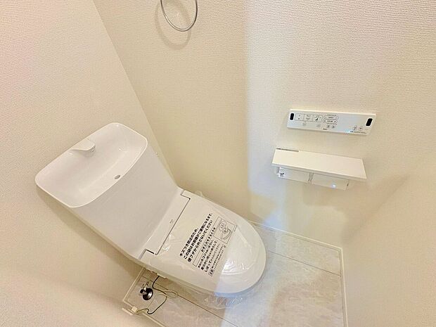 白を基調としたシンプルながらも落ち着くデザイン。