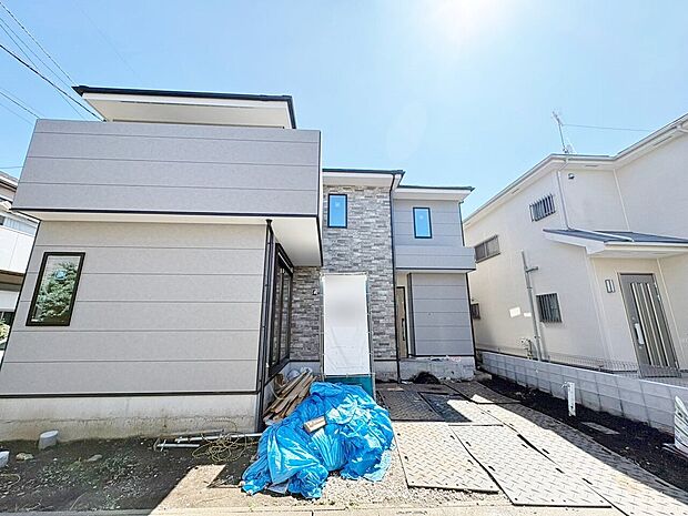 LDKは27帖以上、開放的なリビングでのびのびとした暮らしの実現へ。(令和8年9月 撮影)