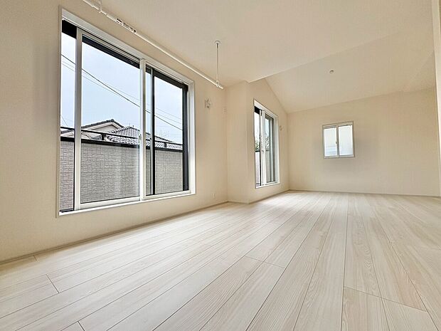 将来的に二つの部屋にアレンジできるフレキシブルルーム付きです。
