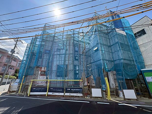 19帖のLDKは家族の会話が弾むコミュニケーション重視のレイアウト。(令和8年7月撮影)