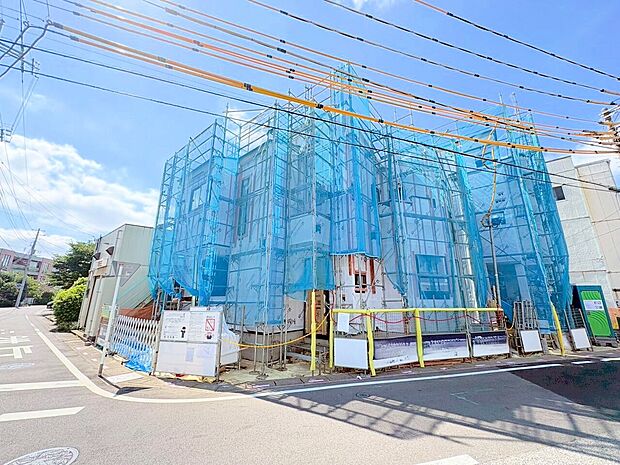 19帖のLDKは家族の会話が弾むコミュニケーション重視のレイアウト。(令和8年7月撮影)