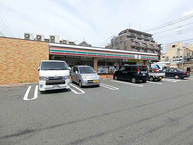 セブン-イレブン 川口朝日3丁目店まで約374m