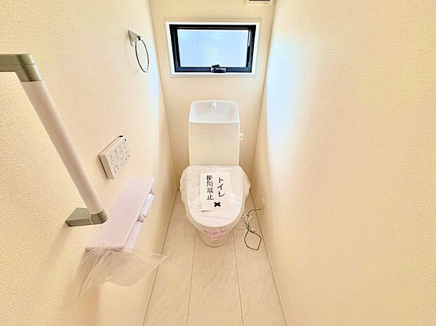 白を基調としたシンプルながらも落ち着くデザイン。