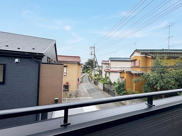通風、採光に優れ、心地よい光と風があふれています。