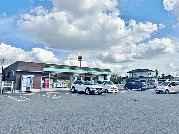 ファミリーマート 上尾瓦葺店まで約650m