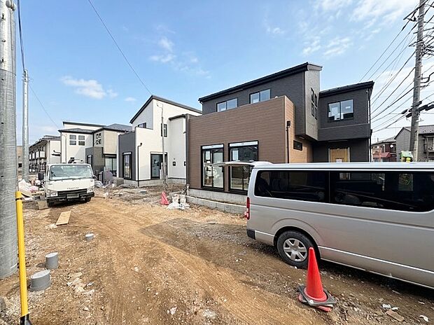 バルコニーに面した主寝室は7.5帖、WIC付き。(令和8年7月撮影)