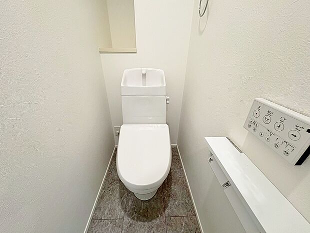 トイレは2ヶ所にございます。感染症対策などトイレの使い分けも可能です。