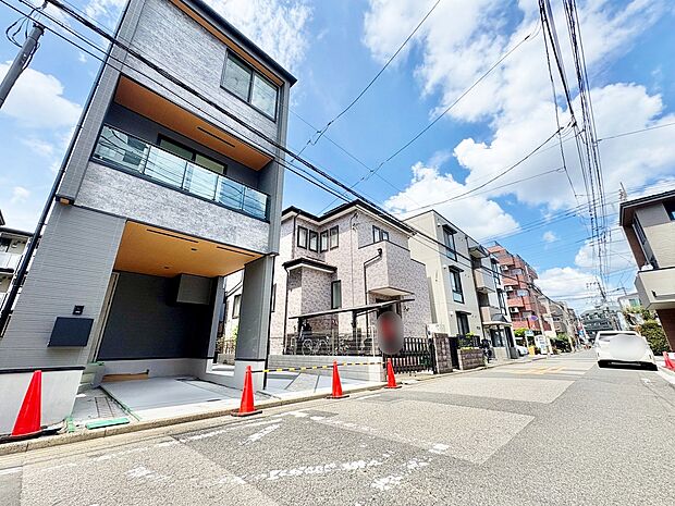 街並み全体へのデザインの拘りはきっとご満足いただけるはず。(令和8年8月撮影)