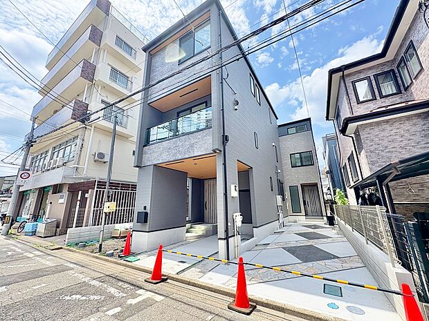 気品と落着きを醸成する佇まいです。(令和8年8月撮影)