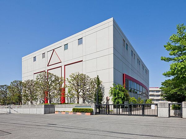 戸塚綾瀬小学校まで約1200m