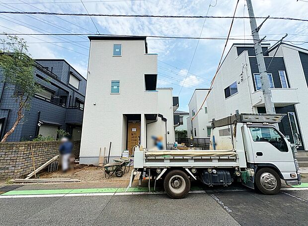 奥が当物件。気品と落着きを醸成する佇まいです。(令和8年8月撮影)