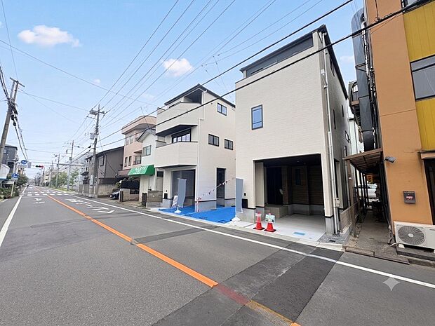 雨風から守るだけでなく、防犯面でも安心のビルトインガレージ。