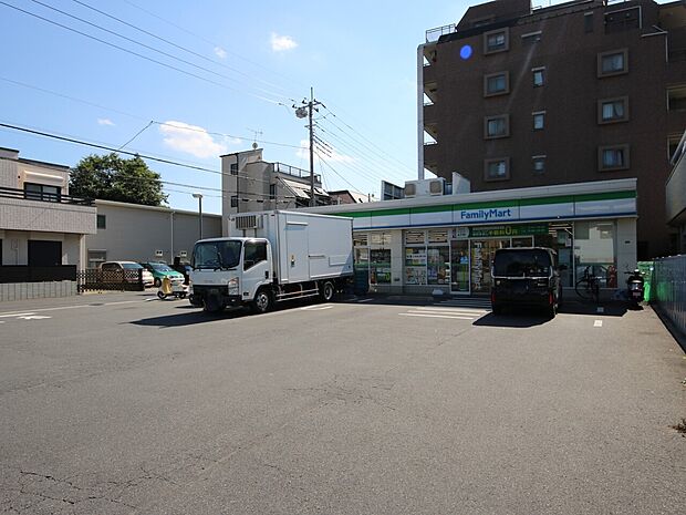ファミリーマート さいたま本町西店まで約280m