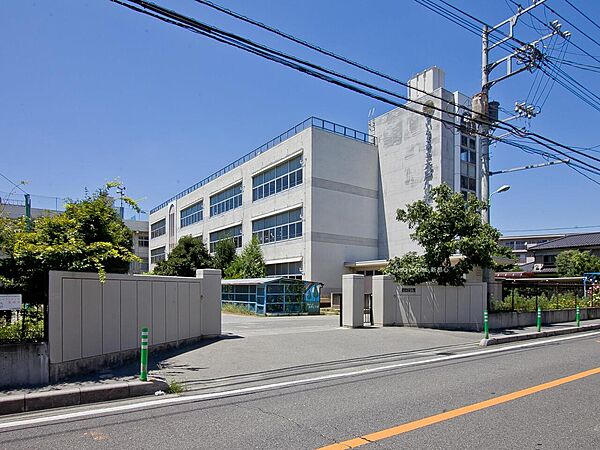 大戸小学校まで約800m