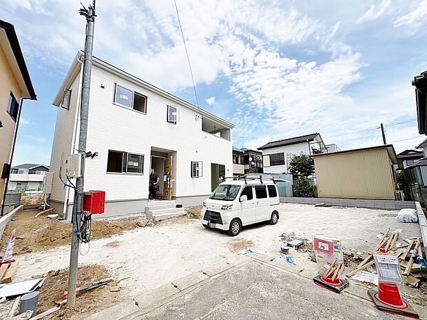ゆとりある4LDKのお住まい。16帖のLDKは対面式キッチンを採用。(令和8年8月撮影)