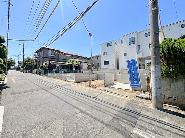 豊かな光と風を運んでくれる我が家自慢の屋上付き。(令和8年7月撮影)