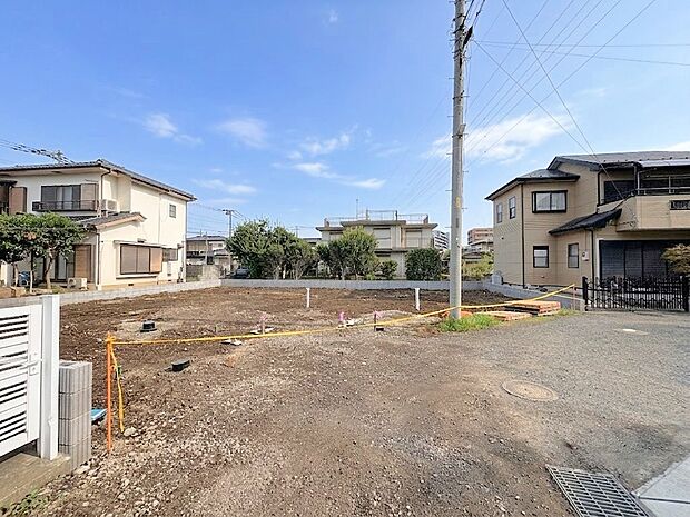 16帖のLDKはくつろぐ方とお料理をされる方の一体感を重視した設計。(令和8年7月撮影)
