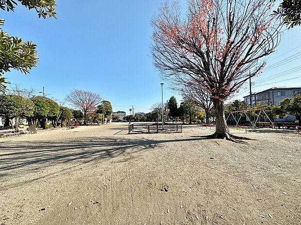 芝塚越公園まで約550m