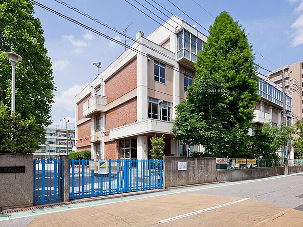 芝南小学校まで約1100m