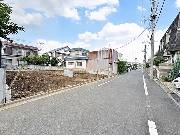 2階は全居室二面採光、採光に富んだ設計で明るい空間を演出。(令和8年7月撮影)